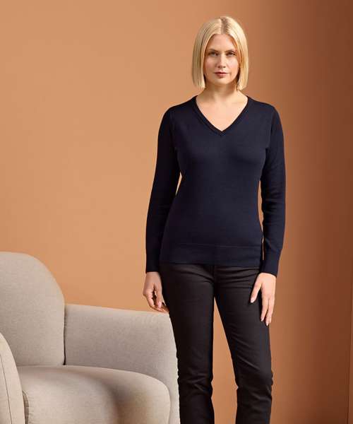 Women's v-neck knitted sweater