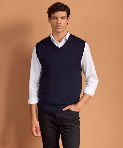 Sleeveless knitted sweater
