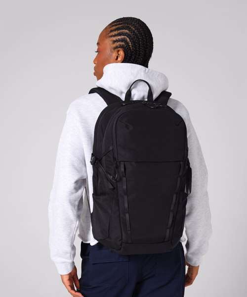 Active outdoor 25 litre daypack